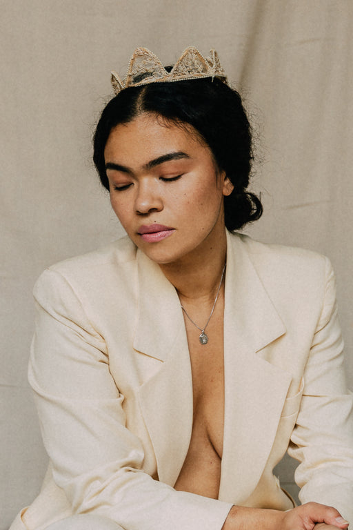 True Vintage Pearl Lace Crown