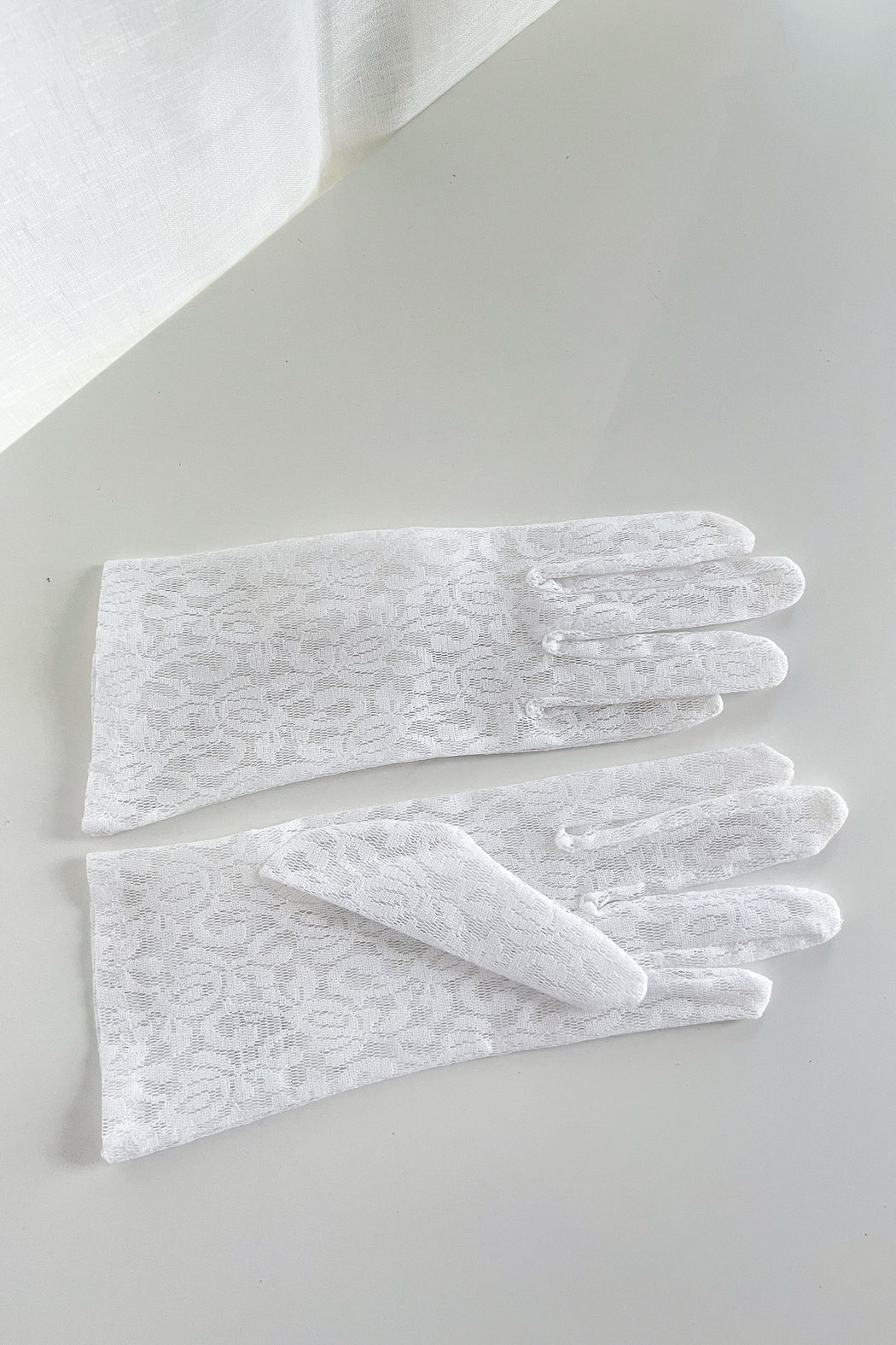 Vintage White Sheer Lace Gloves