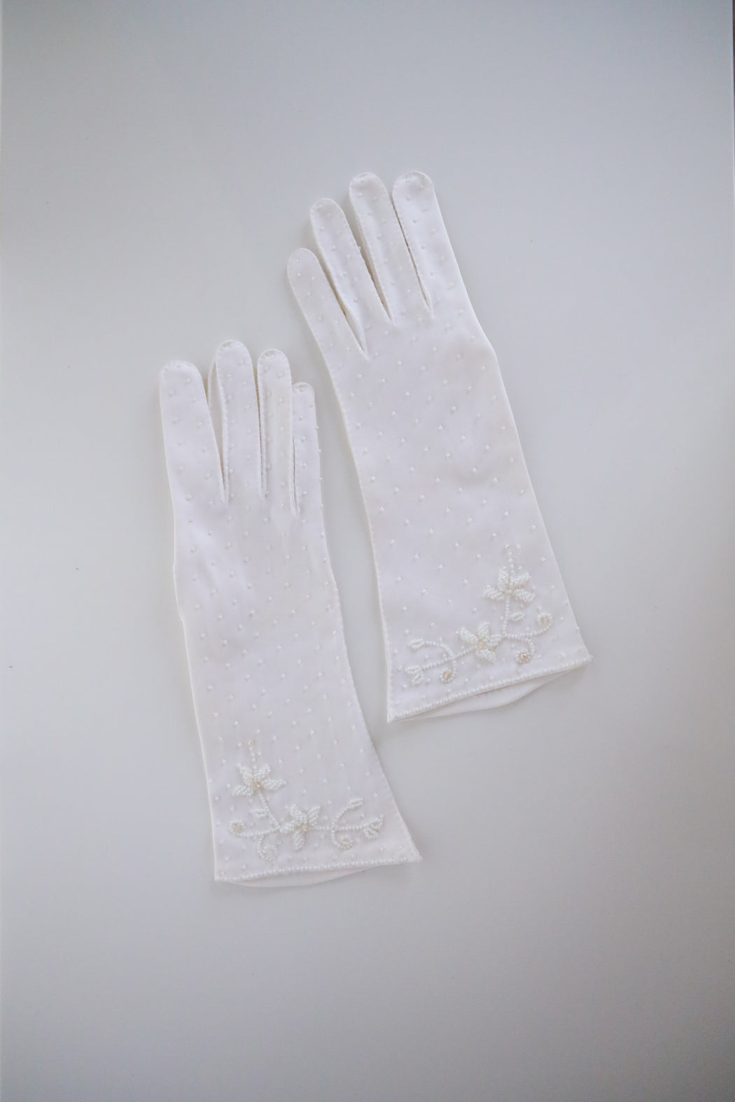 Vintage White Glass Beaded Gloves