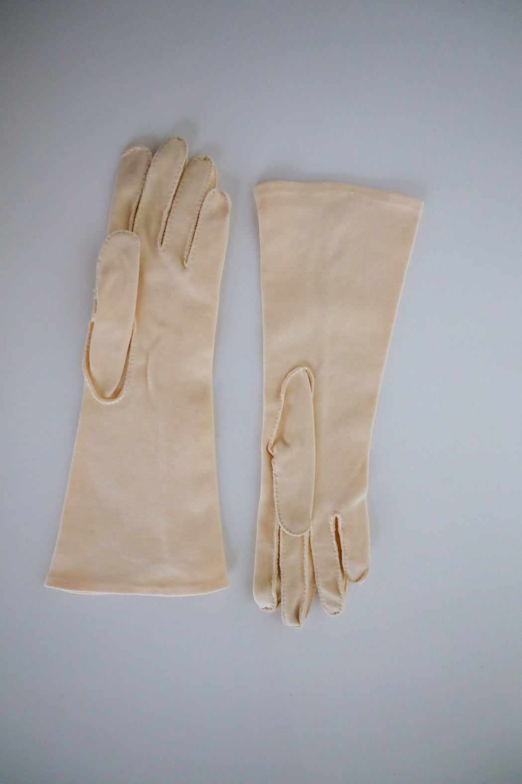 Cream Vintage Gloves with Swirl Embroidery