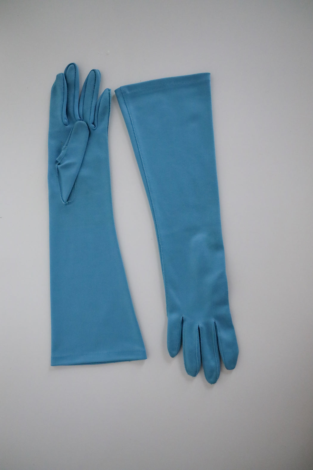 Mid Length Vintage Gloves in Cerulean