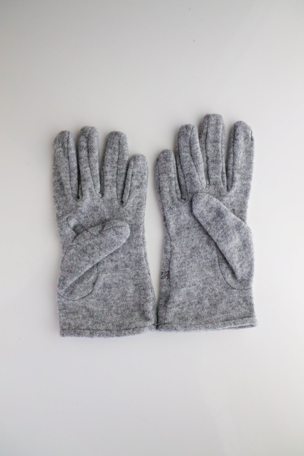 Italian Wool Cashmere Gloves in Grey